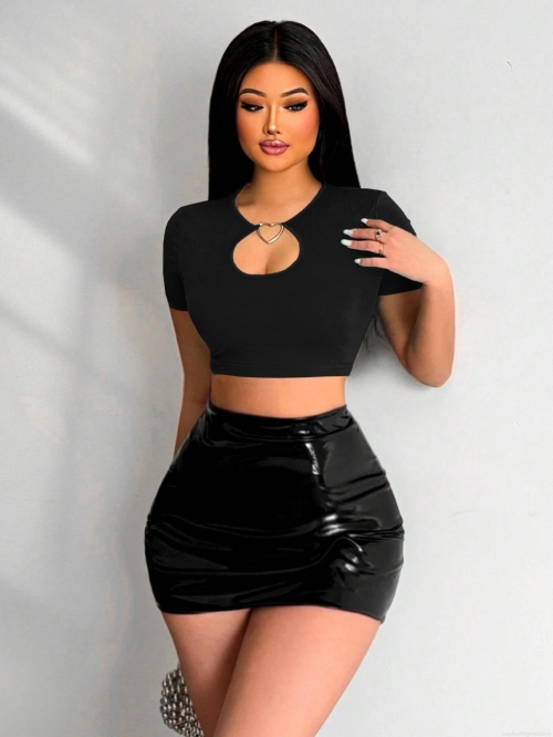 Women's Sexy Crop Top Short Sleeve Round Neck T-Shirt Heart Cutout Metal Ring Detail Slim Fit Polyester Spandex Tee for Party Clubwear Summer Fashion