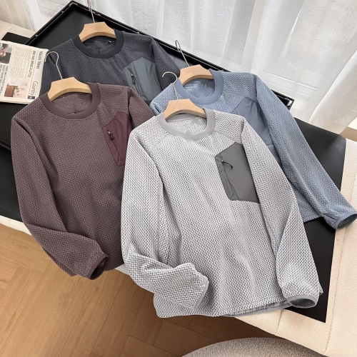 Unisex Outdoor Fleece T-Shirt Loose Crewneck Pullover With Water Ripple Texture Casual Long Sleeve Top With Zipper Pocket And Thumbhole Cuffs