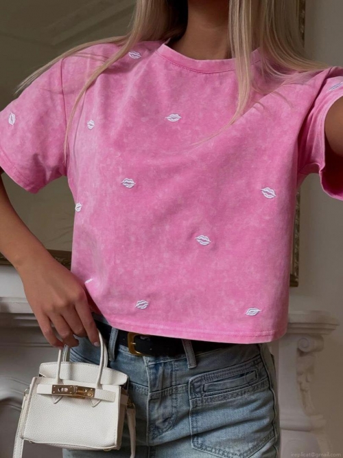 Women's Distressed Acid Wash T-Shirt Lip Embroidery Cotton Blend Short Sleeve Cropped Top Casual Streetwear Summer Tee
