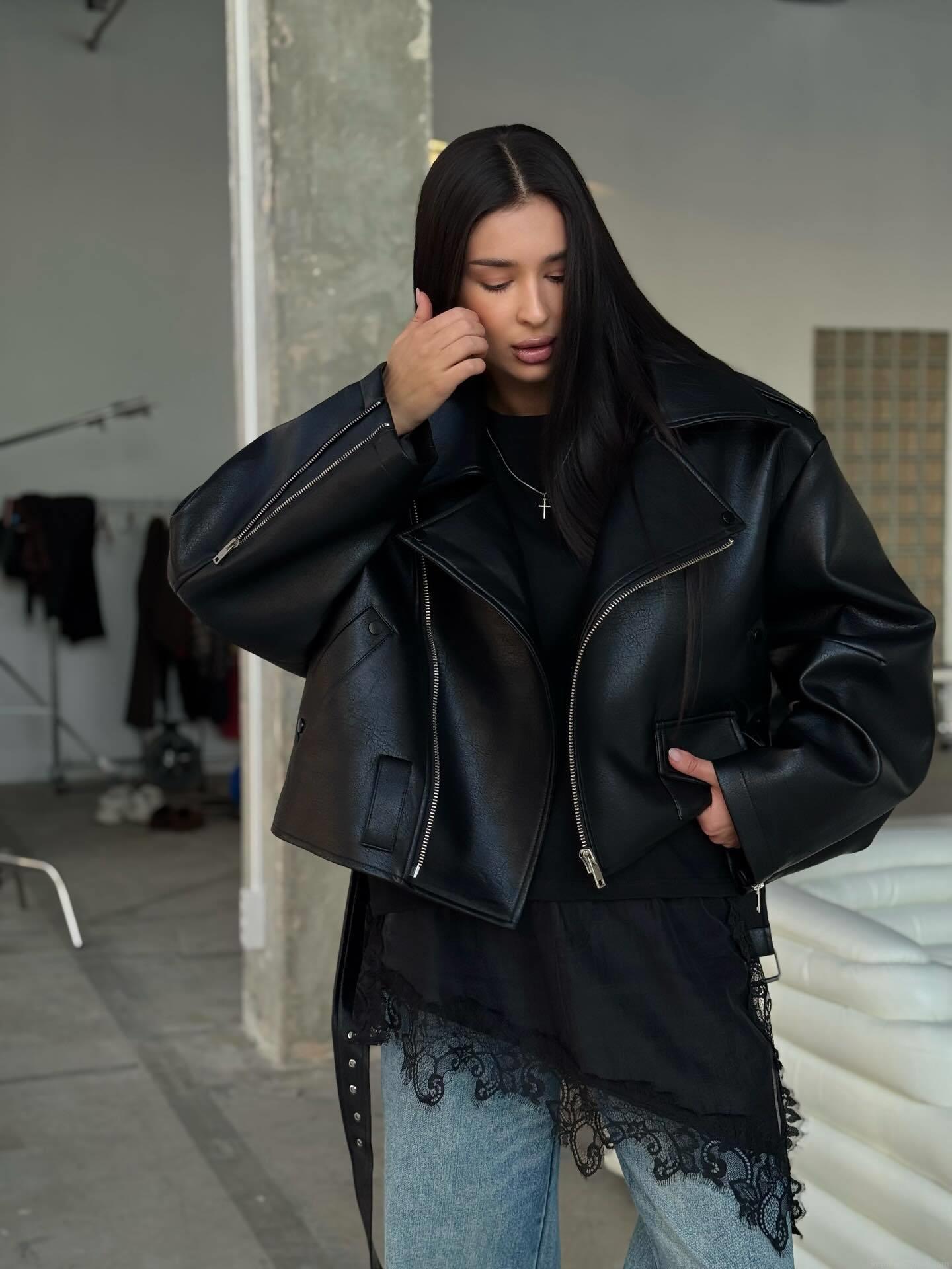 Women's Cotton Blend Lace Splicing Short Sleeve T-Shirt Niche Design Ins Style Loose Drop Shoulder Round Neck Casual Streetwear Summer Top