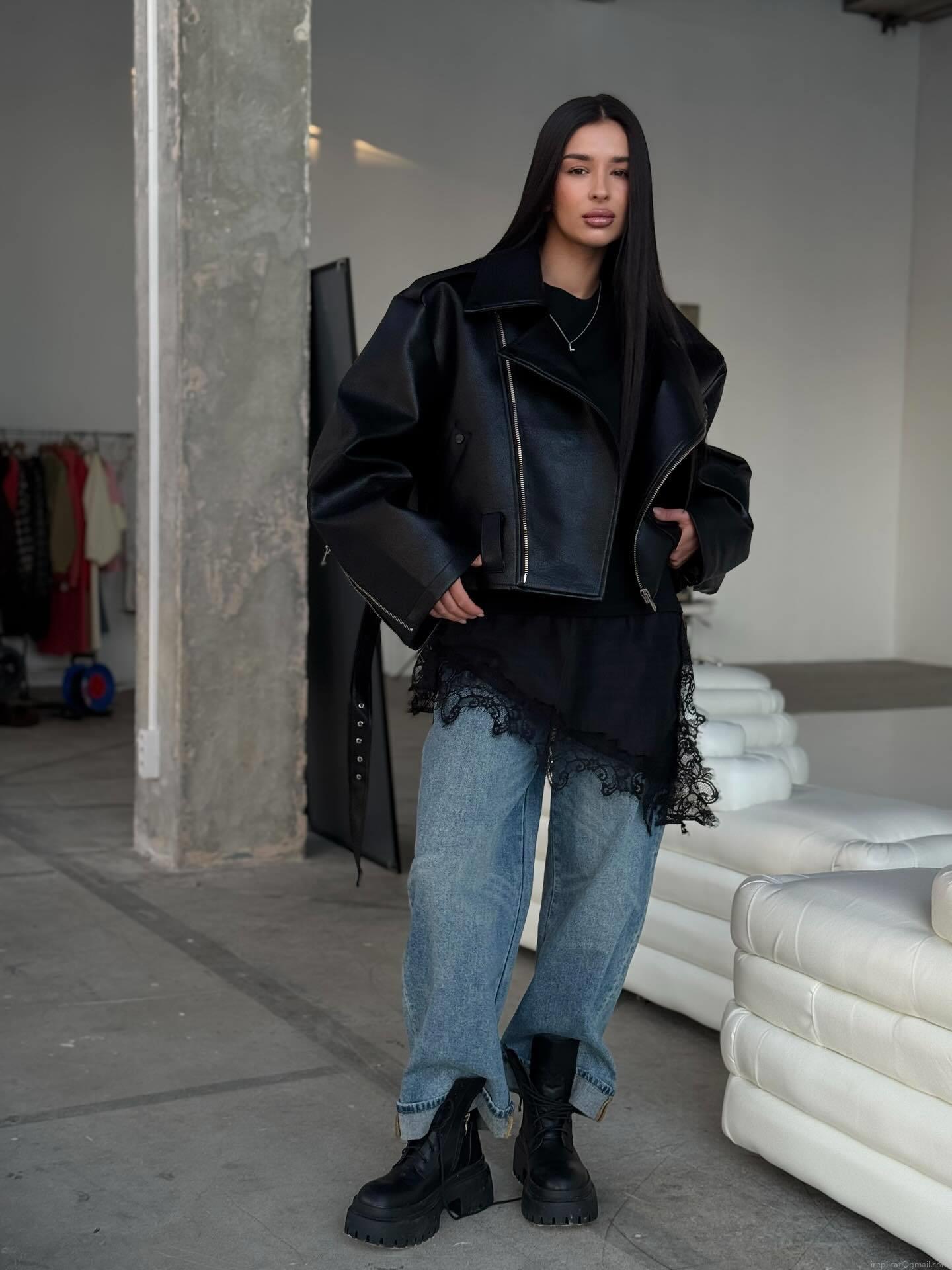 Women's Cotton Blend Lace Splicing Short Sleeve T-Shirt Niche Design Ins Style Loose Drop Shoulder Round Neck Casual Streetwear Summer Top