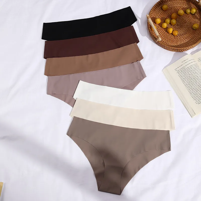 Seamless Low Waist Panties – Solid Color, Breathable & Quick-Dry